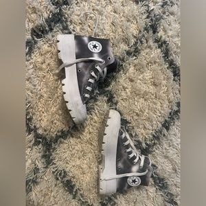 Converse-Chuck Taylor All Star / Rarely Worn / Size 6 in Women / White-Grey